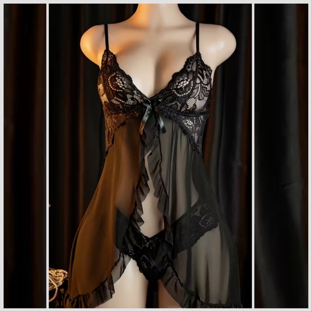 NWOT black lace lingerie two piece set, M.